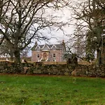 The Doune, Luxury Traditional Country House With Hot Tub